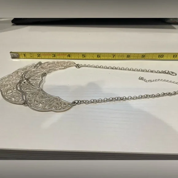 Vintage Silver Tone Choker Necklace Swirl Scrollwork Large Pendant Stunning - Picture 6 of 6